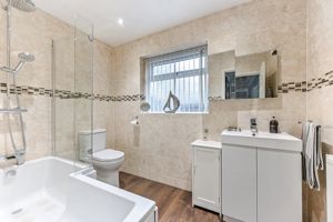 Family Bathroom - click for photo gallery